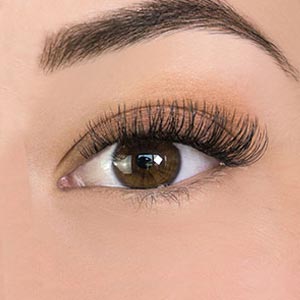 classic eyelash extensions with level 3 lash level and a D lash curl at The Lash Lounge City – Modifier.