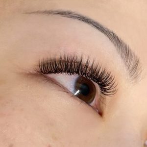 hybrid eyelash closeup