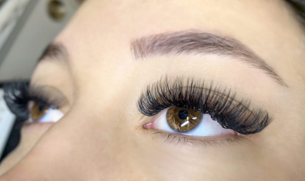 how-long-do-eyelash-extensions-last-from-the-lash-lounge-charlotte