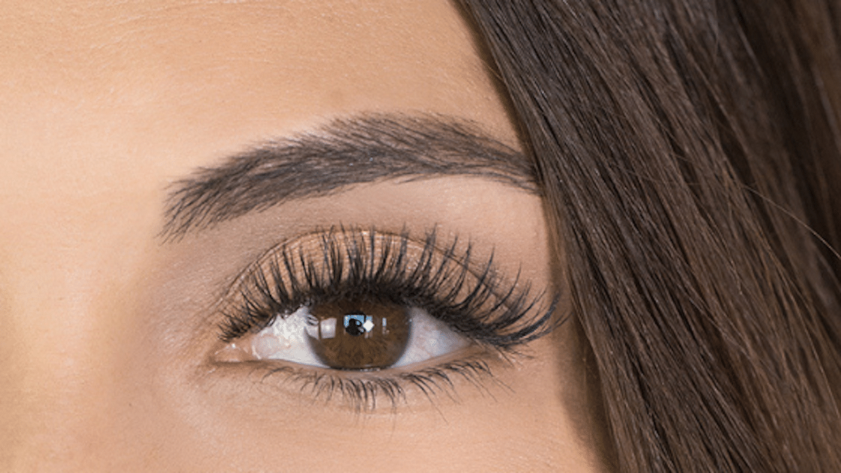 Introducing Hybrid Lashes: The Hype and How They’re Different