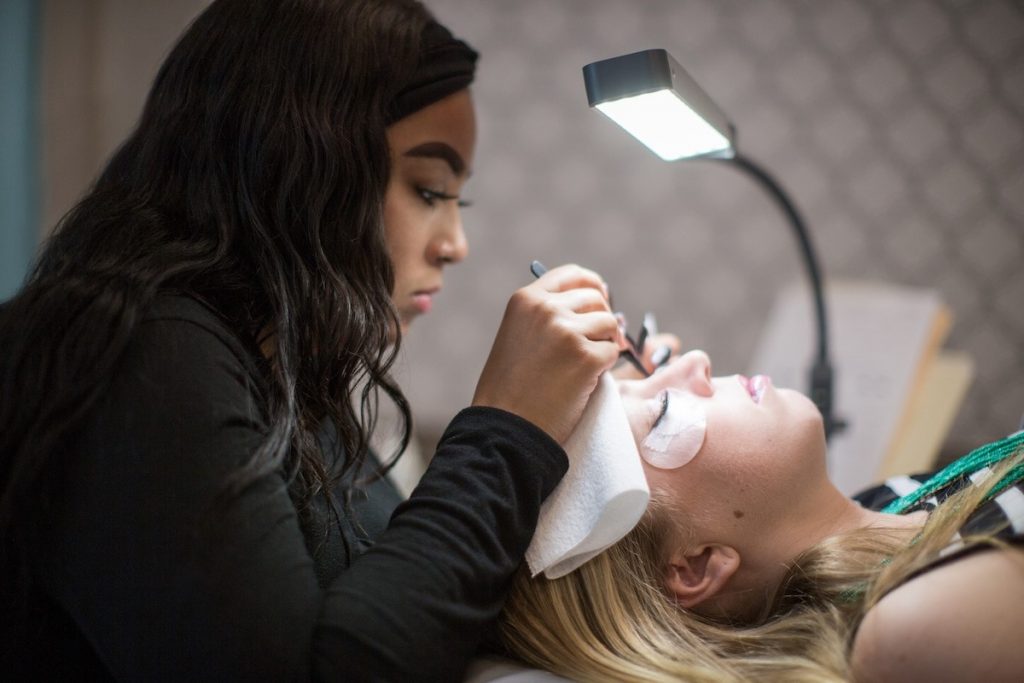 How To Become A Lash Technician The Lash Lounge